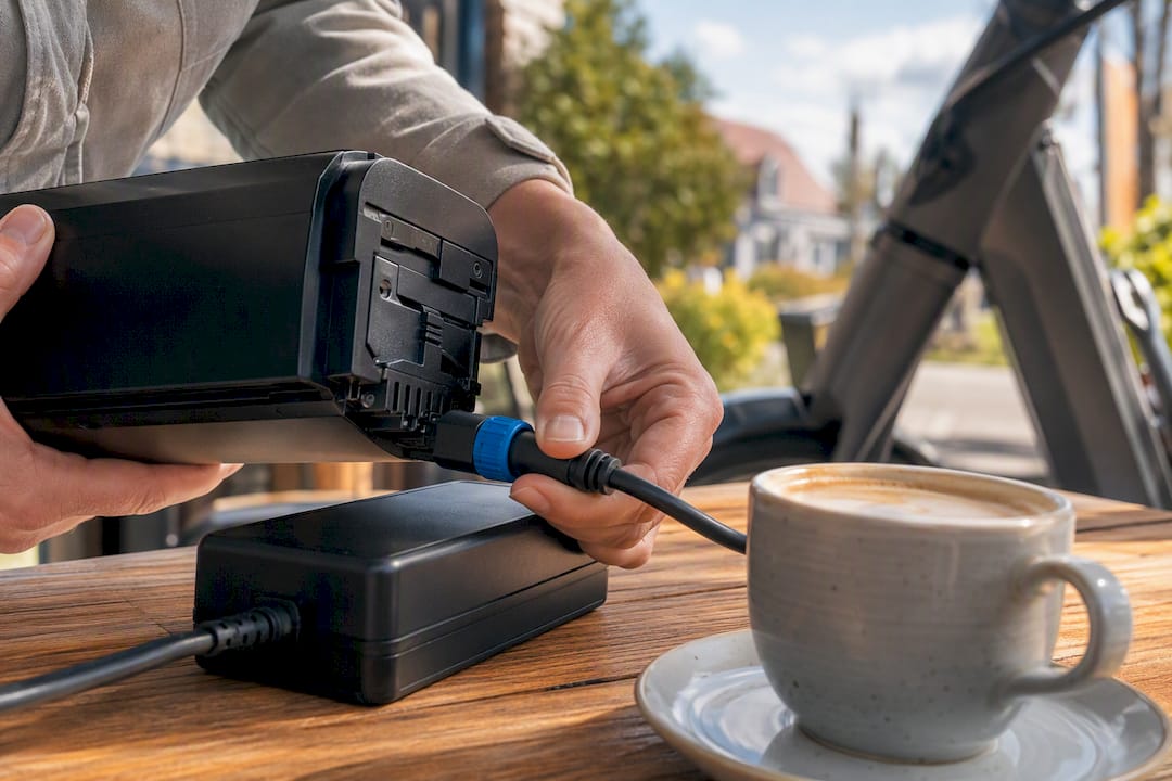 Je e-bike opladen tijdens een koffiepauze